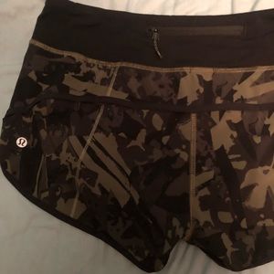 Lulu lemon speed up short